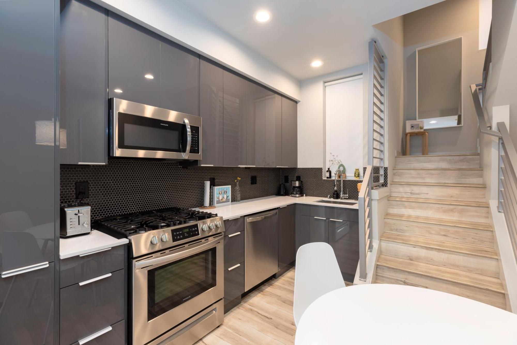 Casa vacanze West - Mins To Downtown!